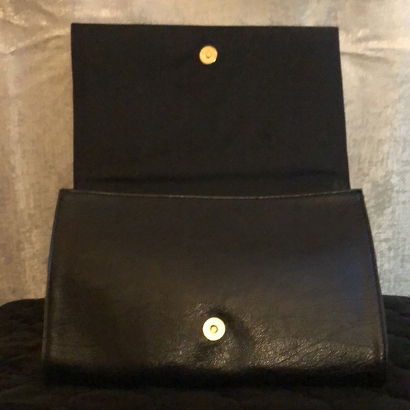 JNB Star studded, black clutch/handbag, with detachable 24 in. gold chain.💫 - Picture 3 of 7